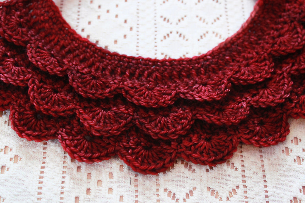 Deep Red | Scalloped Collar (Wool)