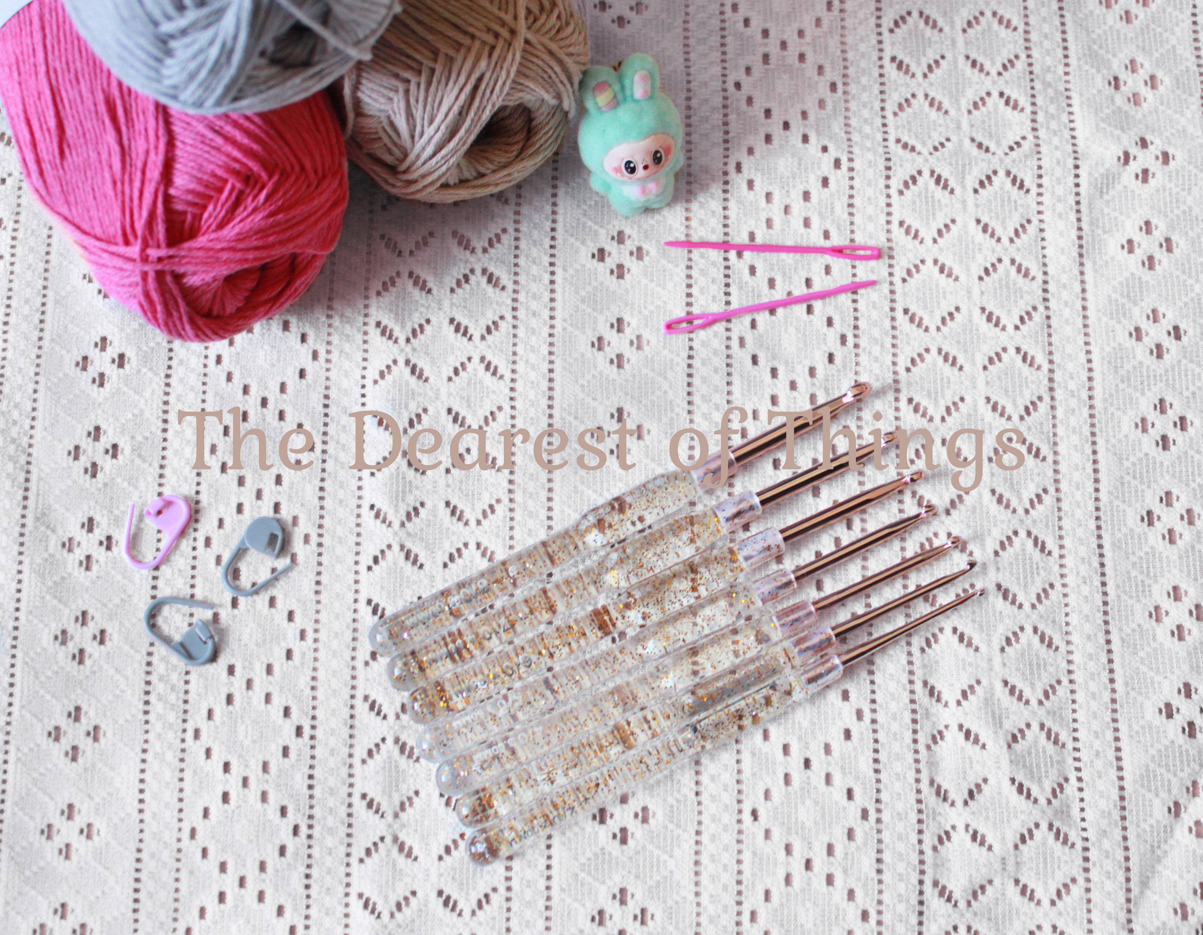 Clear set of glittery crochet hooks