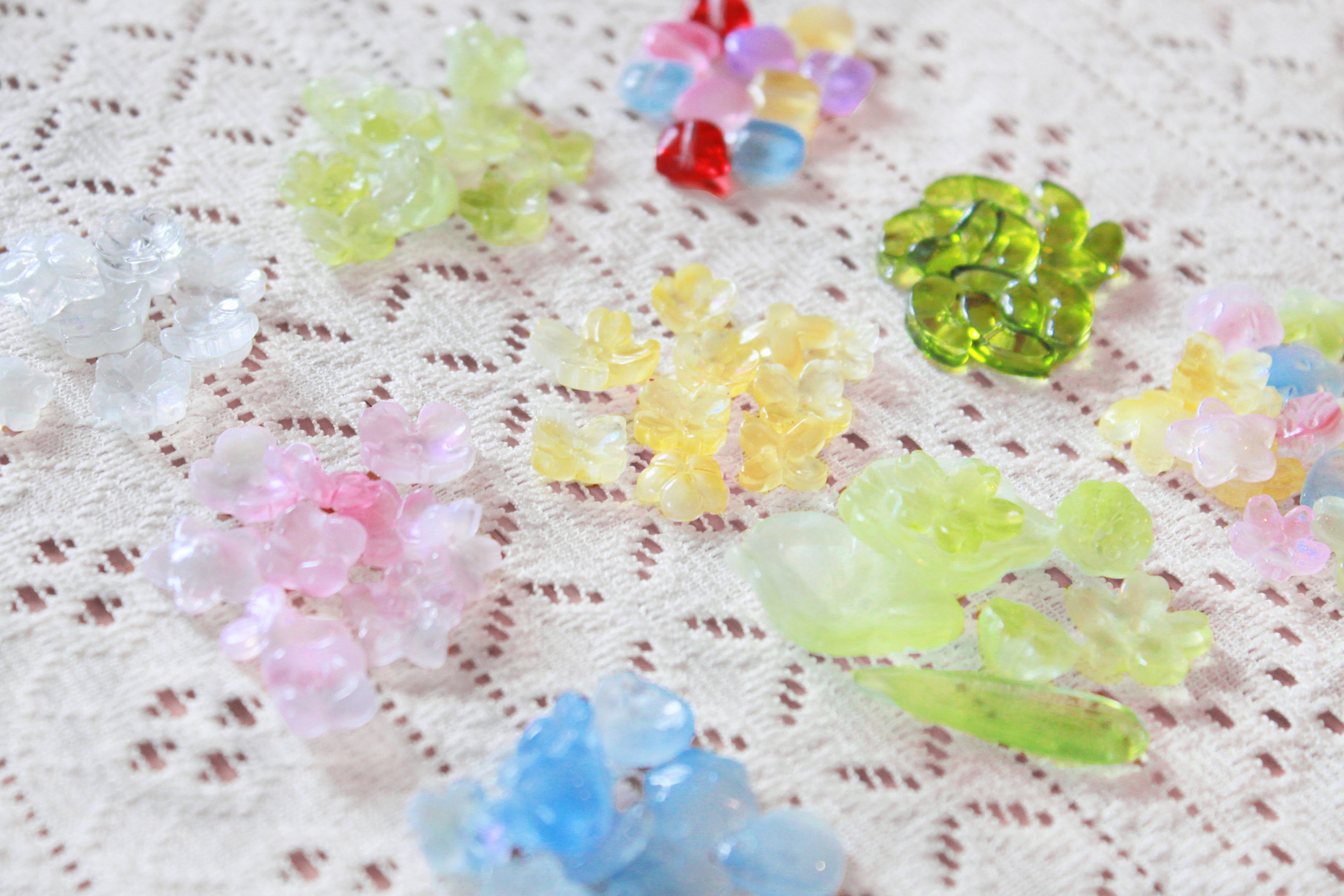 Floral Pond Beading | Glass Lampwork Bead Set - 100 Count